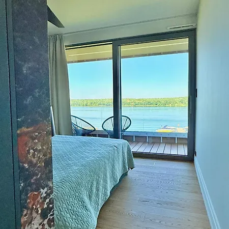Premium View W Riva Zegrze, Jezioro Zegrzynskie Apartment *