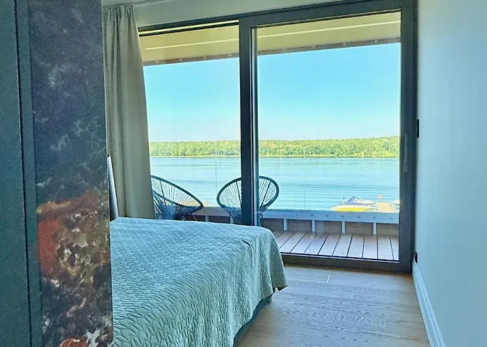 Premium View W Riva Zegrze, Jezioro Zegrzynskie Apartment *